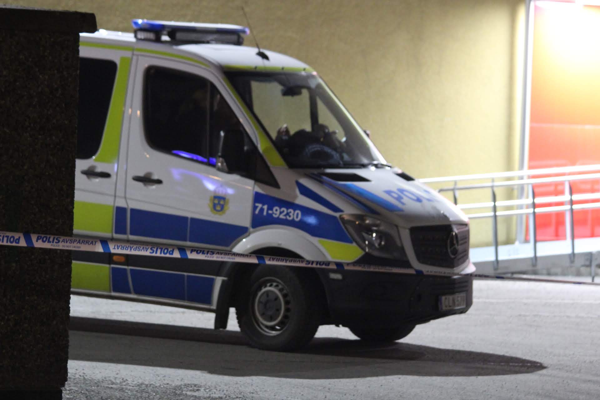 Polis Avliden Efter Skottlossning I Göteborg - Tyst Minut Klockan 12 ...